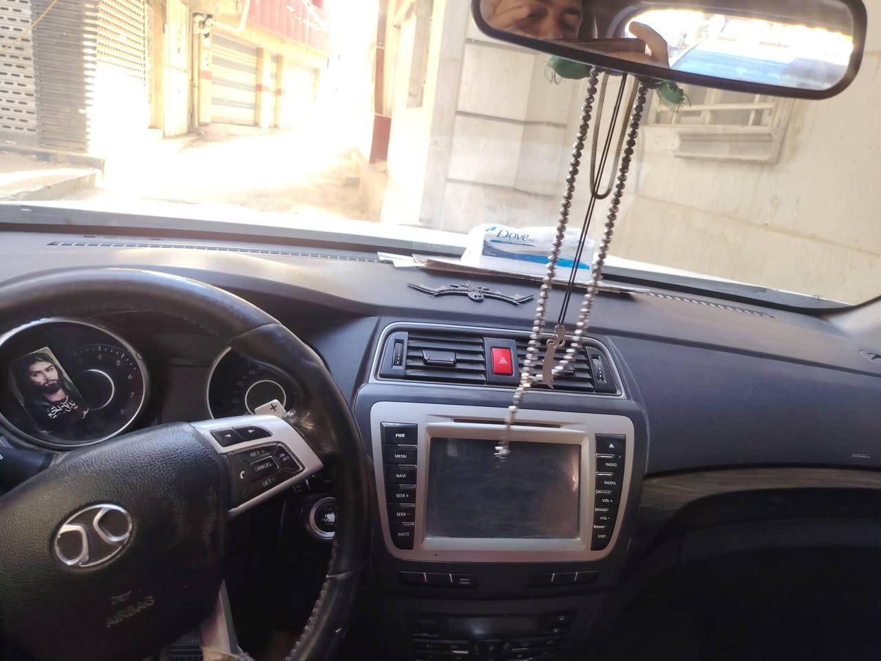 بيع ب 73 ...  مراوس  حسب القناعه 
بابك سينوفا 65x... ما مرقمه 
موديل 21...  بشهر ال2 تصير حره
ماشيه 70 الف.... 
مكاني بابل حله مركز
***********

