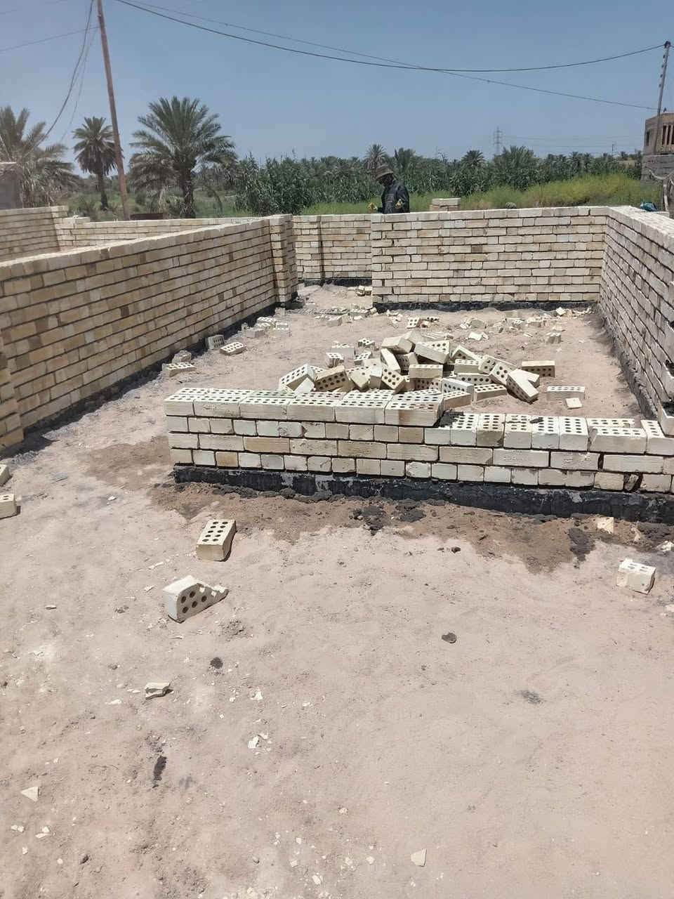خلفه بناء درجه اولى استمرار بالعمل شغل هندسي رش البناء تنظيف البناء ***********
