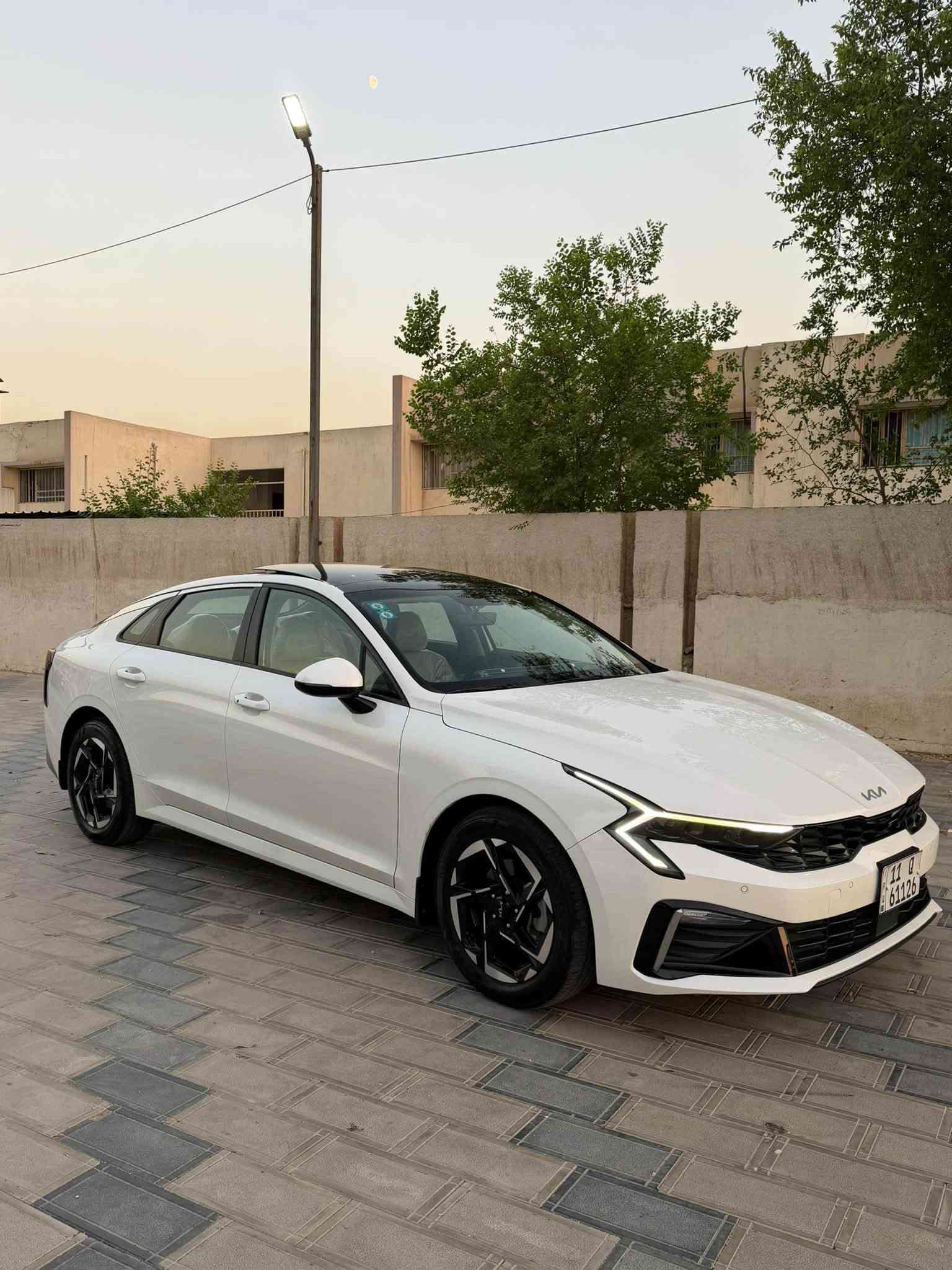 السلام عليكم
كيا k5 موديل 2024 خليجي 

وكالة الدولية 

وبعدهاا بداخل الضمان 

مكينة 2500 تنفس طبيعي 

ماشية 30 الف 

فول مواصفات 

بنورما 

شاشة متصلة 

كشن كهرباء 

داخل جلد 

حساسات 360 

مري شفط 

داخل ابيض 

5ويل كب 

داخل لد 

بجم لد 

جنطة بصمة 

السيارة كفالة عامة من الرصعة والشخط 

بيهاا نكدة صغيرونه بل جاملغ ع كد اضفر 

ومسحوبة والباقي كلة كفالة من الرصعة والشخط وفتح وتبديل

السعر 217$ وبيها مجال 

مكاني بغداد الكرخ

***********
