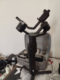 درون DJI ميني 4برو • نيكون D7100 • رونن S