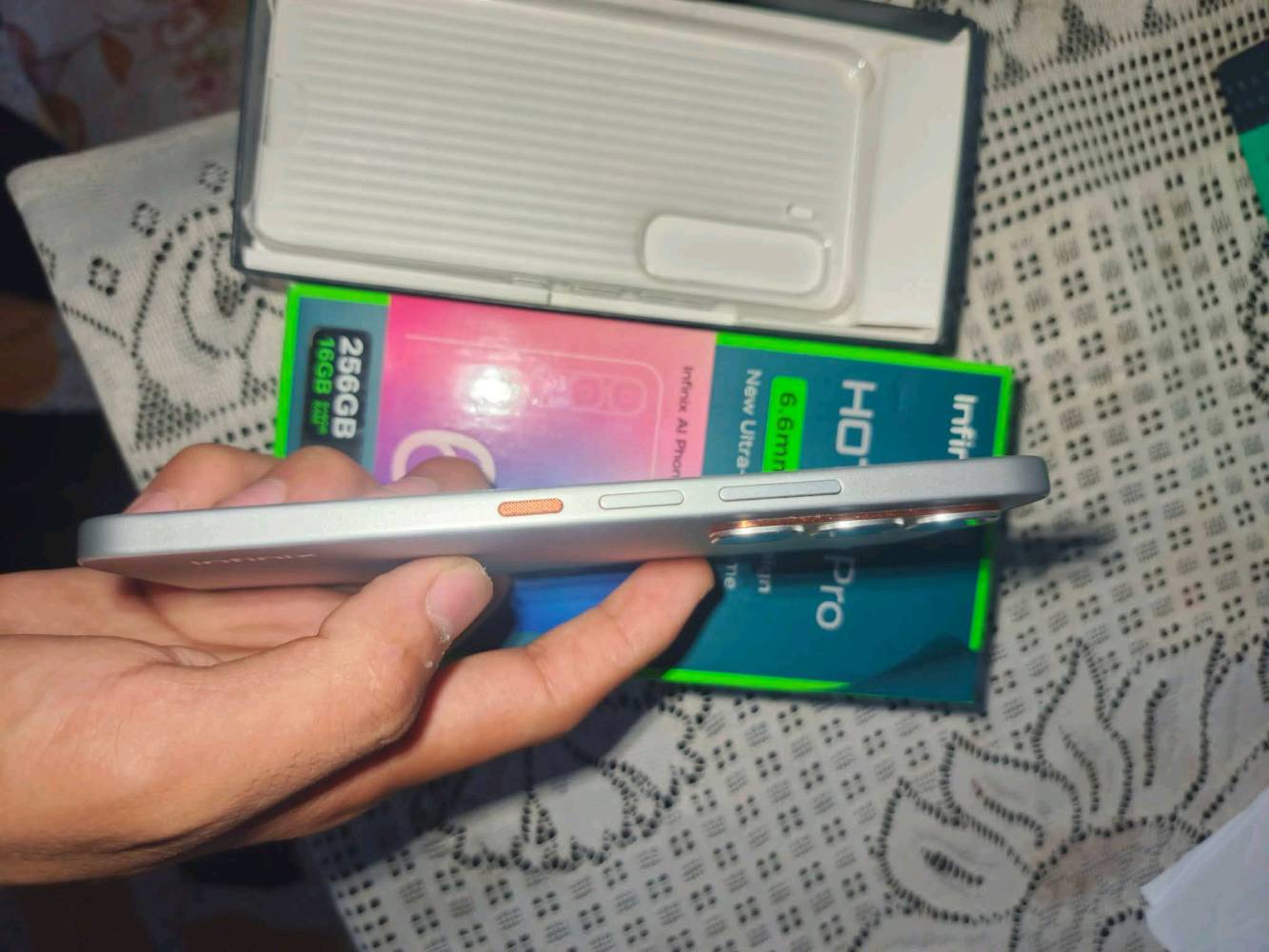 جهاز انفينكس هوت , 60 برو جهاز جديد استعمل اسبوع وانترك صار سبوعين نظيف شخط مابي للبيع بغداد زعفرانيه *********** جهاز اخذته ب300 رايده ب190 مستعجل وبايعه ب190 لان الشاحنه مالته ضاعت