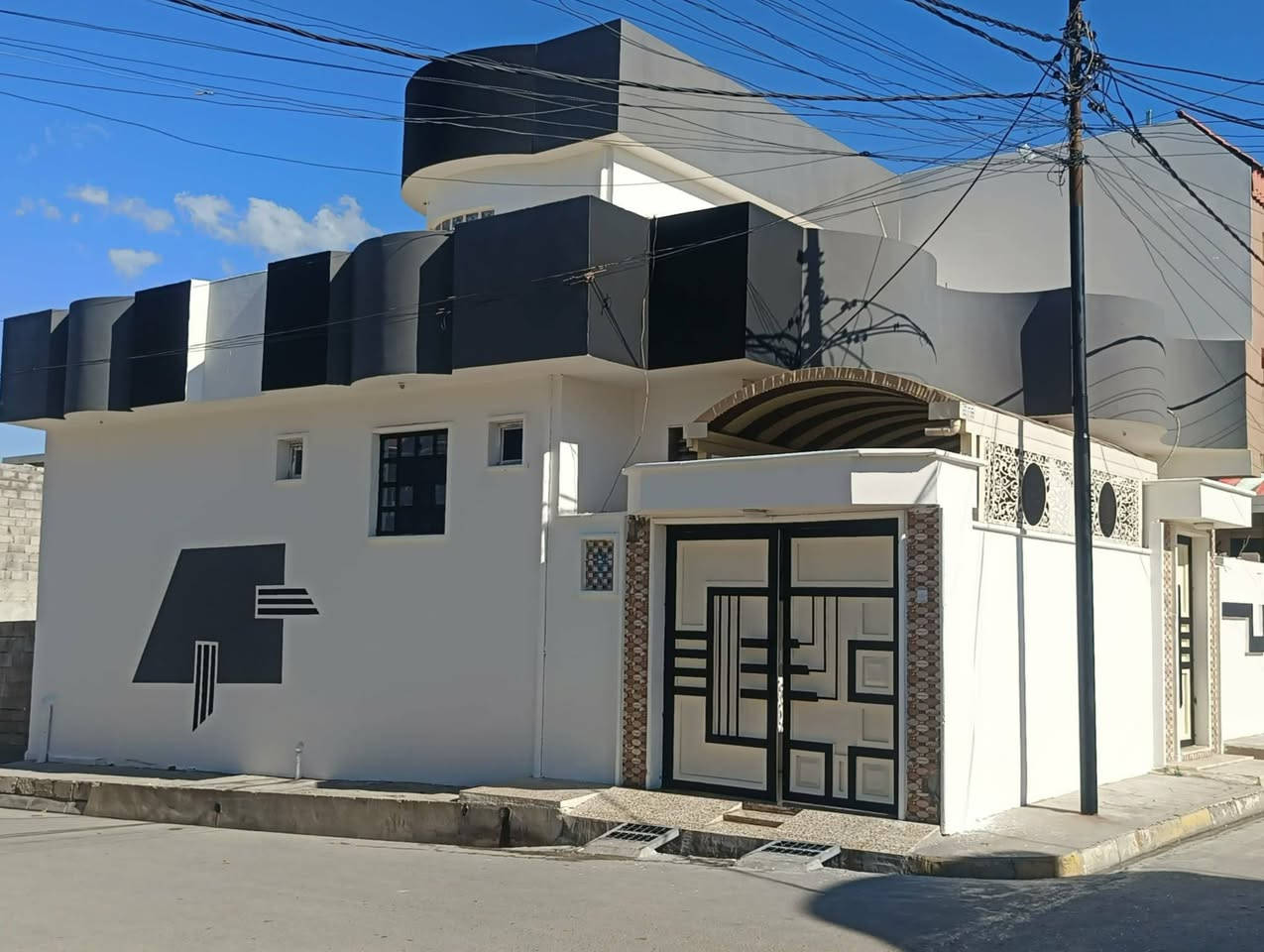 ***********يوسف الصباغ 
لعمل كافة الاصباغ الداخلية والخارجية والابواب والشبابيك ومانع الرطوبه 
للتواصل على الرقم ***********
