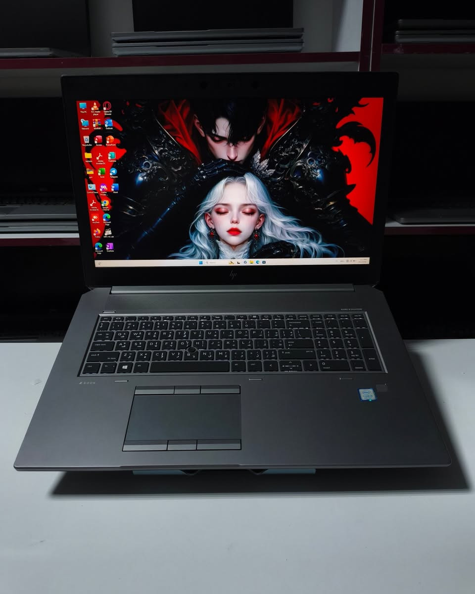 🔥 HP ZBook 17 G6 - وحش العمل الهندسي والرندر الثقيل 🔥
إذا كنت تبحث عن أعلى أداء متاح للبرامج الهندسية، الرندر الثلاثي الأبعاد، أو المونتاج بدقات عالية، فهذا الجهاز مخصص لك تماماً بفضل كرت الشاشة العملاق RTX 5000 سعة 16GB.  
📋 المواصفات الفنية التفصيلية:
🧠 المعالج: Intel Core i9 (الجيل التاسع - فئة H القوية جداً للضغط العالي).
⚡ الذاكرة العشوائية (RAM): 32GB DDR4 (متوفر أيضاً خيار 16GB).
💾 التخزين: 512GB SSD NVMe (سرعة فائقة في الإقلاع وتحميل البرامج).  
🎨 كرت الشاشة المنفصل: NVIDIA Quadro RTX 5000 بذاكرة 16GB VRAM نقي (مخصص لـ 3D, Blender, Revit, Premiere, AI).
🖥️ كرت الشاشة المدمج: Intel UHD Graphics 630.
📐 الشاشة: 17.3 بوصة بدقة FHD لإيضاح ومساحة عمل واسعة ومريحة للعين.
⌨️ الكيبورد: عربي / إنكليزي (حفر ليزري ضوئي مع إضاءة خلفية).
💰 الخيارات والأسعار:
🔹 النسخة الأولى (32GB RAM + كرت 16GB): 1,200,000 دينار عراقي
🔹 النسخة الثانية (16GB RAM + كرت 16GB): 1,100,000 دينار عراقي
🎯 مناسب جداً لـ:  
المهندسين والمصممين (AutoCAD, Revit, SolidWorks).
صناع المحتوى والمونتيرية (4K / 8K Video Editing).
أصحاب مشاريع الذكاء الاصطناعي وتوليد الصور والرندر الثقيل.  
🏢 مكتب لابتوبيا
📍 العنوان: بغداد – الأمين الثانية – شارع سكينة
📞 للتواصل والواتساب: ***********
🚚 خدمة التوصيل متوفرة لجميع المحافظات
