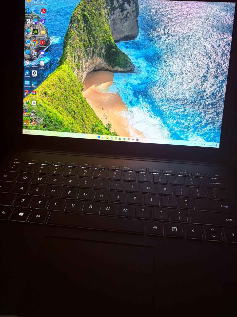 السلام عليكم

لابتوب Microsoft Surface Book 2 للبيع السلام عليكم

المواصفات:

المعالج: Intel Core i7-8650U
كارت الشاشة: Nvidia GeForce GTX 1050 2GB
الرام: 16GB
التخزين: 512GB M.2
نظافة الجهاز 94%
الجهاز راقي بمعنى الكلمة و بل خصوص شاشات Microsoft يعني تعقيم بصري الشاشة منفصله و متصله لمس
 السعر:650 ألف

للتواصل:*********** واتساب
