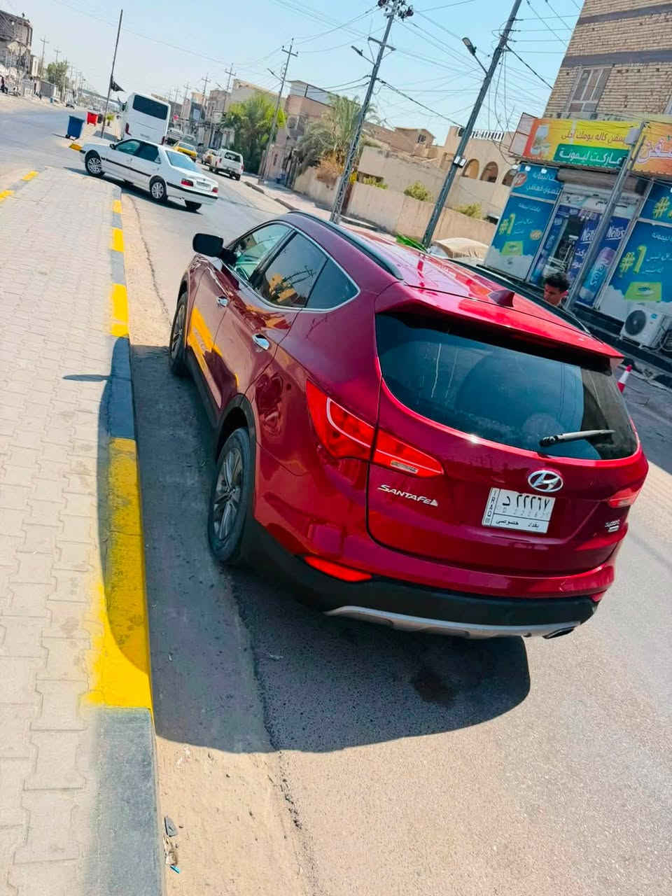 السلام عليكم سنتافي البيع موديل ٢٠١٦السياره  بيه مدكر وبنيد ضرر كلش خفيف بدون معجون بعدي تايرات البلاد عليه ماشي ٧٤ الف حقيقي الشراي يتصل ***********
