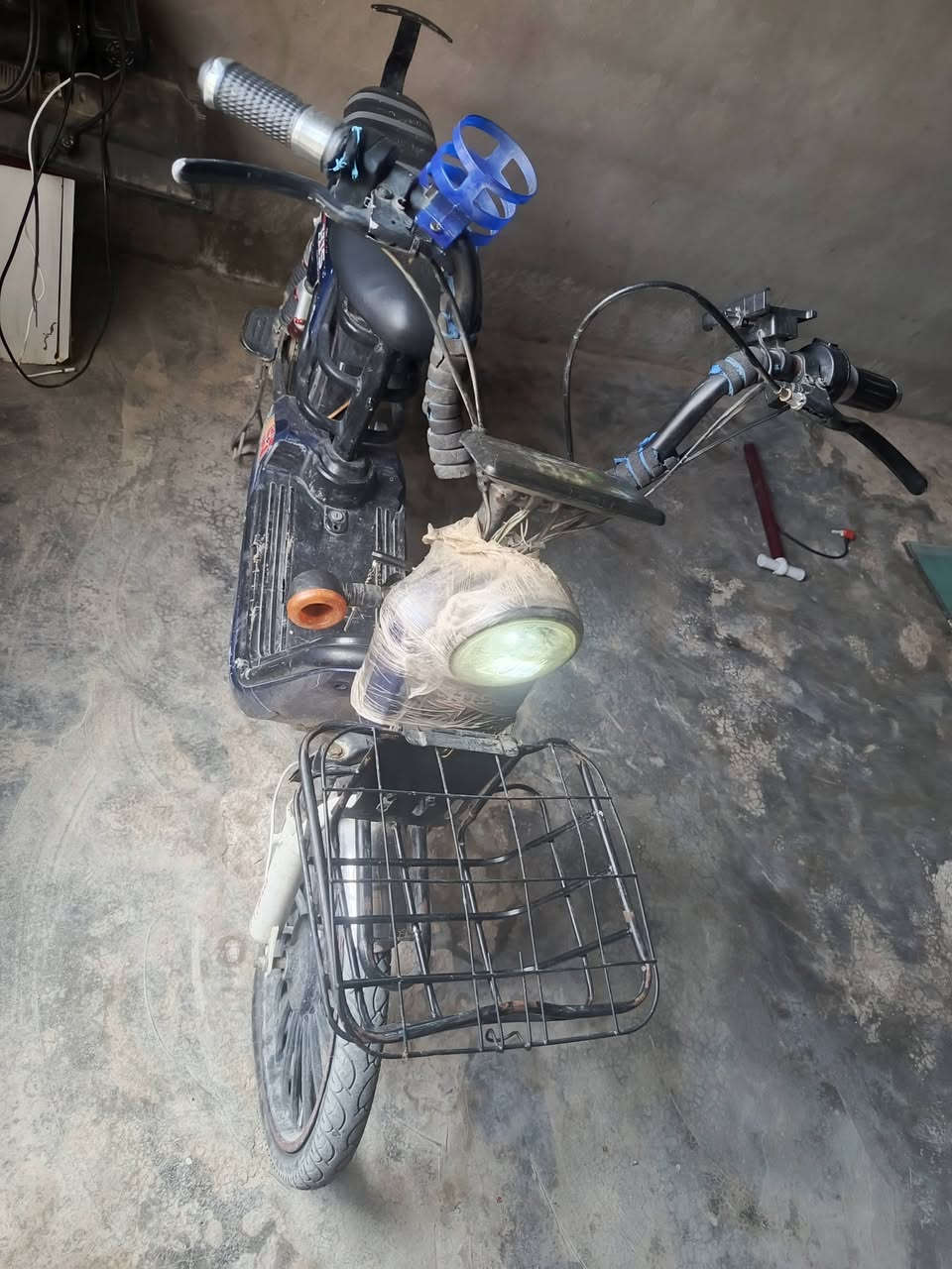 بيع مستعجل مستعجل بايسكل شحن 24 ماناقصه شي شغال بطاريات نضيفه كهربائيات شغاله سعره 160 قفل ترايك وين مايعجبك ***********
