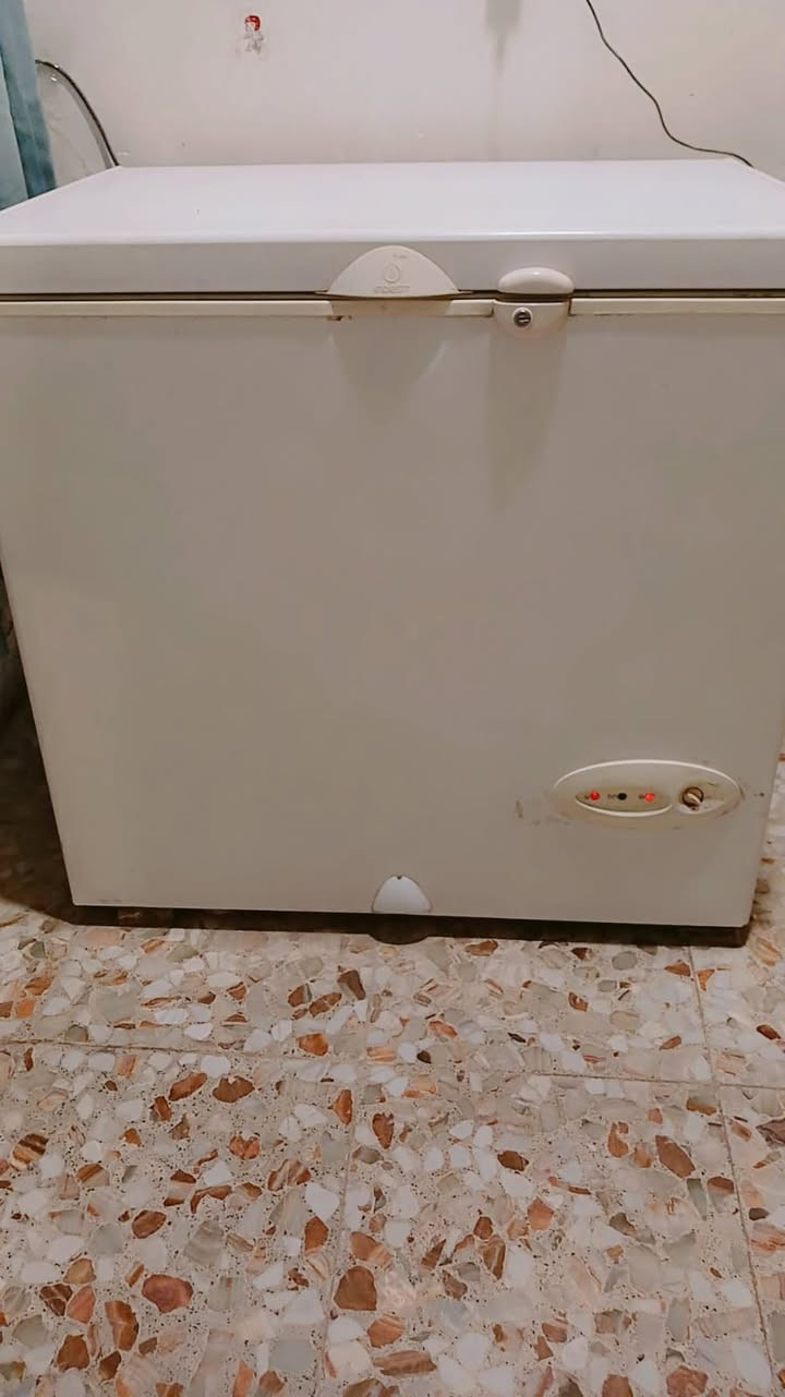 مرحبا غراض للبيع  مستعجلين عل بيعه  بسبب السفر
***********
***********
@إشارة
