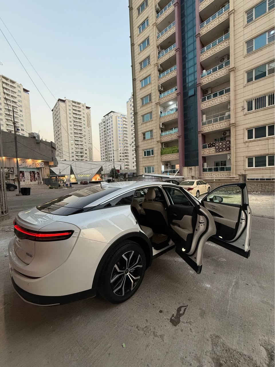 تيوتا كراون موديل 2023 صفر شركة جيهان ما بيها قطرة دعم او صبخ بحالة الوكالة السيارة هايبريد فول فول مواصفات ماشية 50 الف ققط السعر 358 بيها مجال السيارة من دعامية ل دعامية شرط *********** دهوك, العراق
