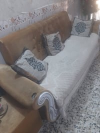 تخم ربع عمر الي يحتاجه يجي ياخذه مجانا عنواني بغداد المشتل المعلمين 07...