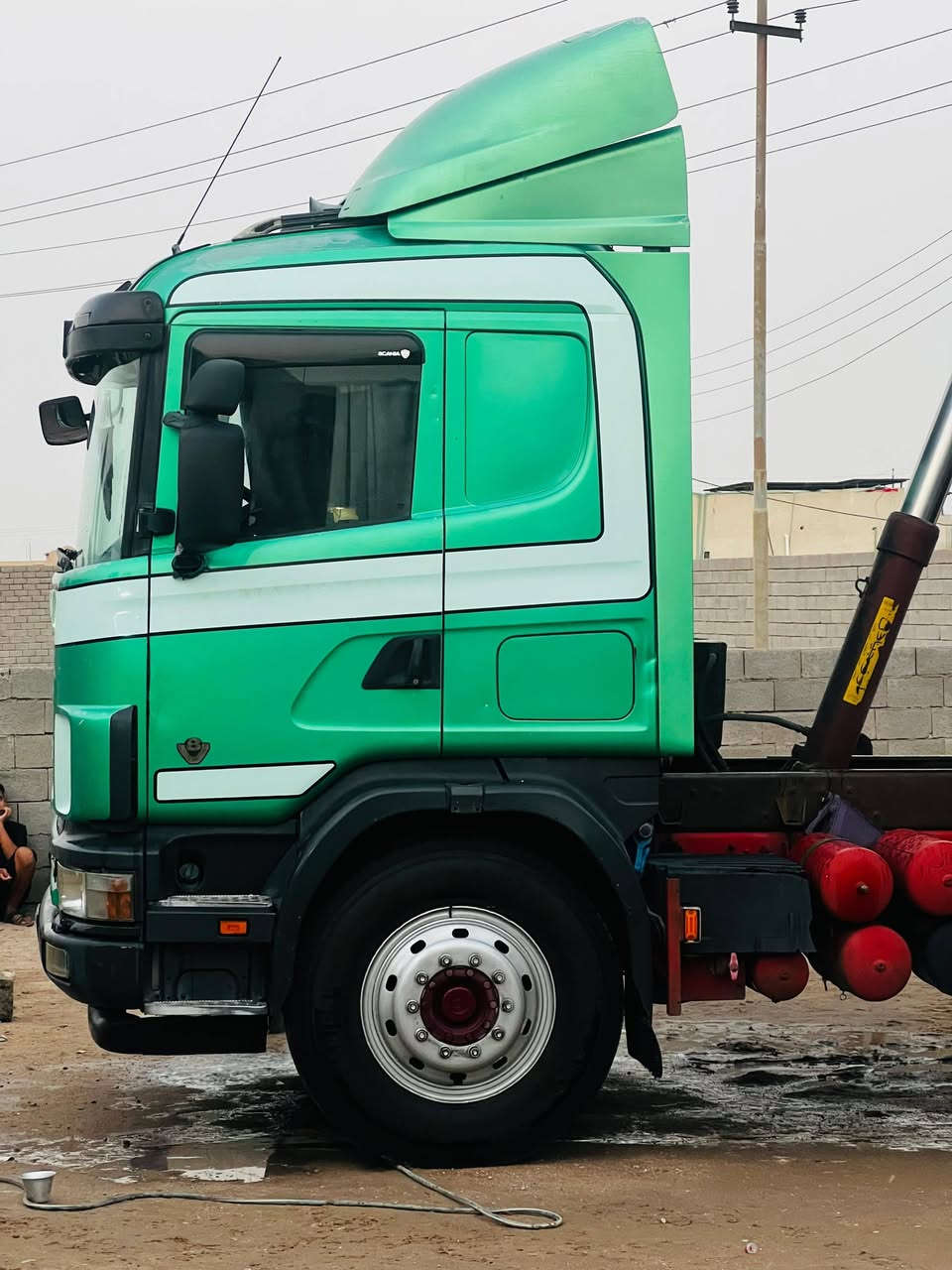 سكانيا للبيع مديل2000
رقم بصره 
نكليزي بسمي
محرك 8 انجكتر
جديد كير جديد3x3
قماره مكفوله تبريد 
شقال كهربايات كلها 
شقاله تخم تاير 24 
مجموعه كتر19 ع 26
سياره جاهزه مانقصه برقي العنوان الزبير
صيطرة الفيحاء
الشراي يخابر 
***********
***********
