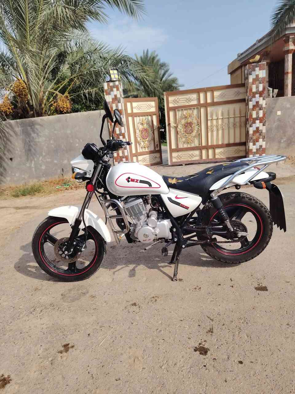 موديل ٢٤ • ٢٠٠ • نضيف