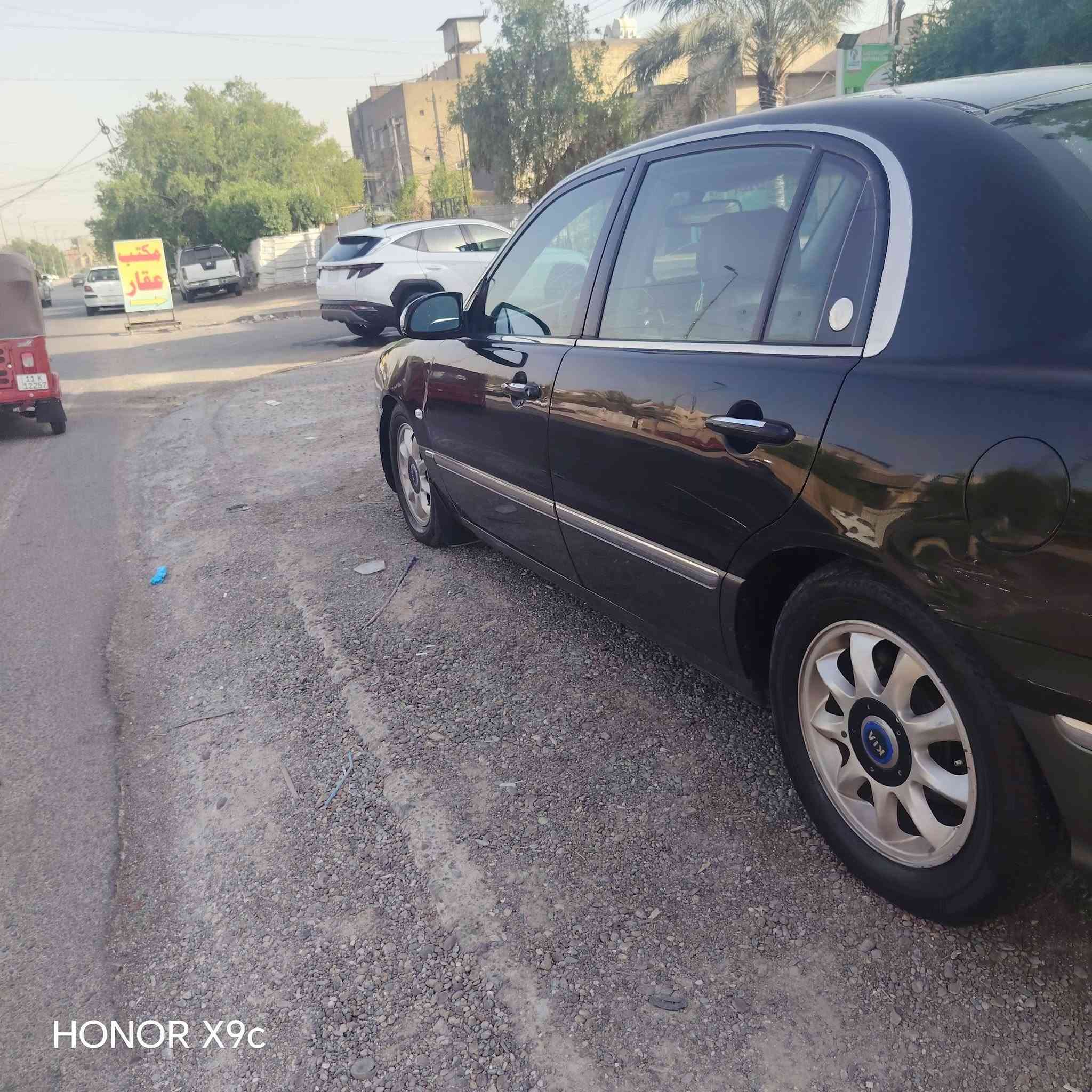 السلام عليكم
كيا اوبيروس 2006 مكفولة من الضربة والكَلبة شرط سونار بيها فقط جاملغ خلفي مصلح على البارد والباب الخلفي اليمين ومحدث بجم 2009 بدون حادث ومري شفط واشاير وكَير ومحرك خير من الله والحدادية ٧٠٪ والكهربائيات كلها شغاله ومسويلها ادامة جديدة وباتري جديد وماكو مواصفاتها بهيج موديل
السعر ٨٠ وبيها مجال حكَ الجيه
مكاني بغداد حي اور
***********

نص مكتوب في الصور:
- HONOR X9c