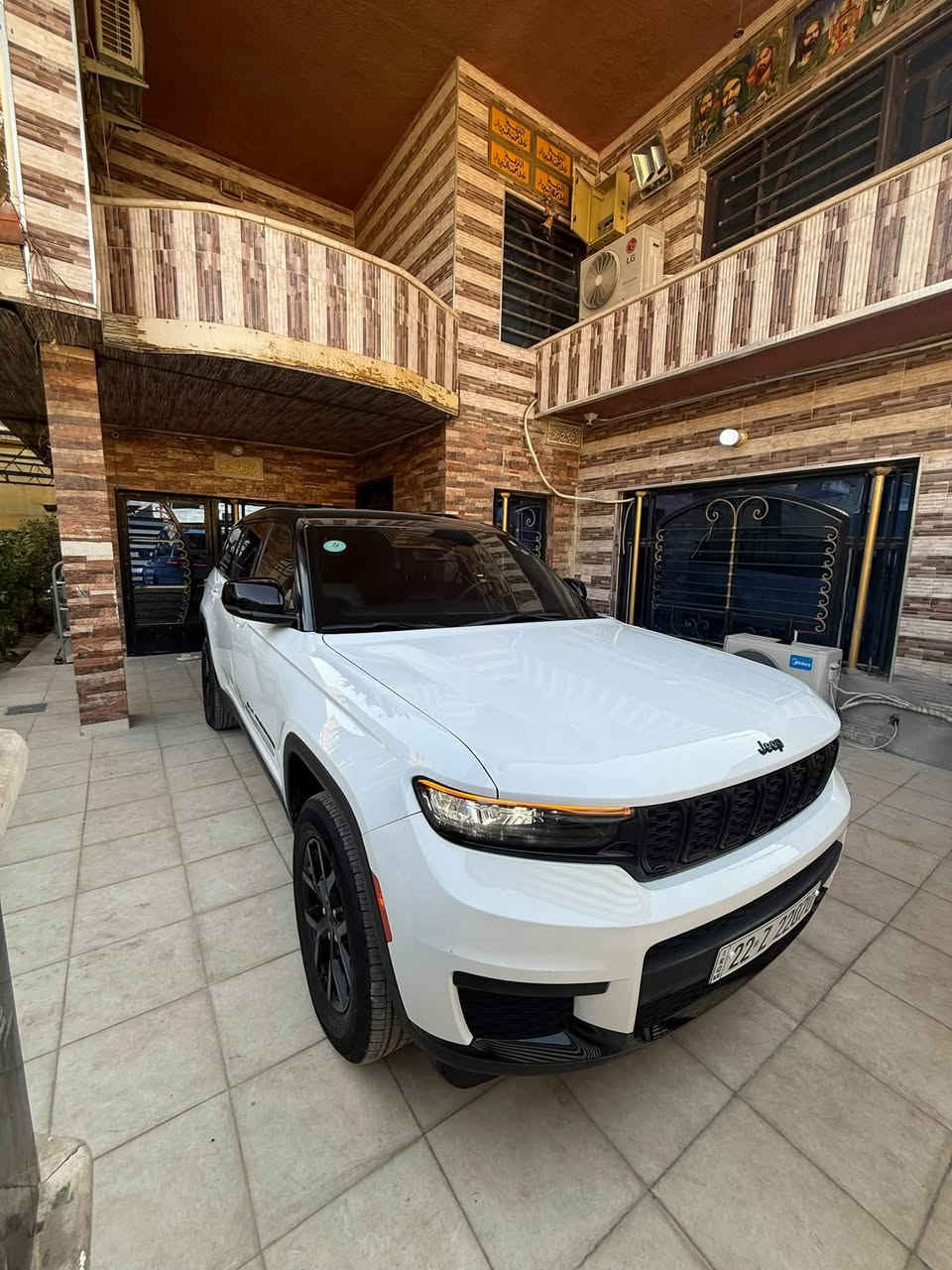 للبيع او مراوس بتاهو او لاندكروز 
جيب ٢٠٢٤ 
٧ راكب رقم اربيل باسمي  بيها كتاب تضليل 
فول عدا الفتحه مكينه ٣٦٠٠ 
حادث بابين جهة السايق مبدلات نفس لون بدون صبغ صور الحادث بالمنشور 
قماره مغلفها فابلون للجماليه
سياره حلوه وجاهزه جديده جدا ماشيه ٢٤ ميل 
مكاني بغداد الكرخ 
***********
