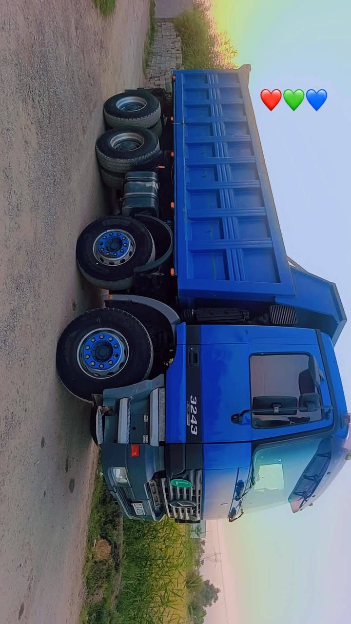 سلام عليكم اكتروز للبيع 2001مجموعه نص جاف بربرن جبير كير قليج  240بنز كله***********() ***********
