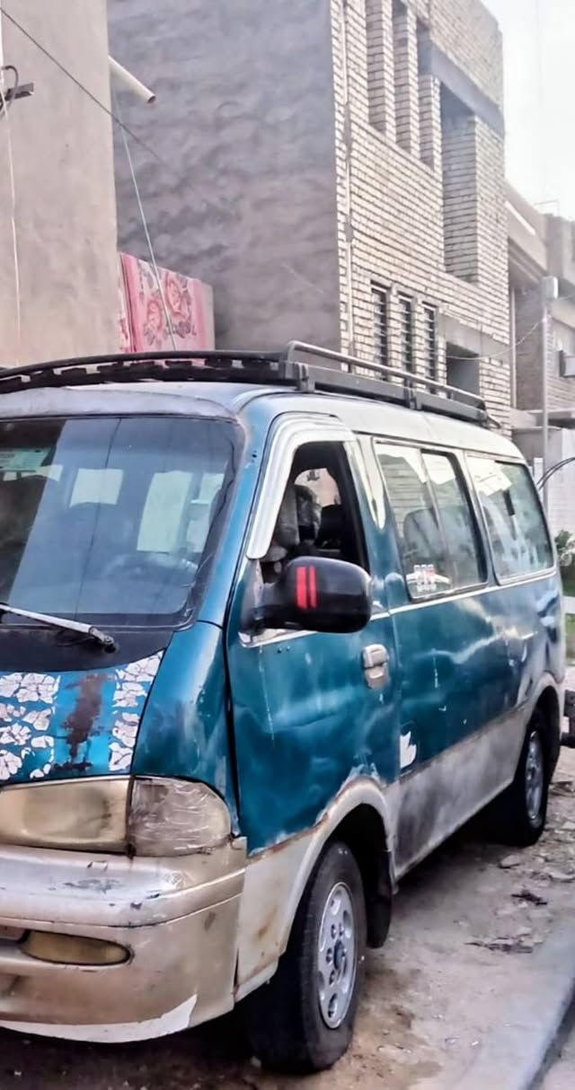 السلام عليكم ورحمة عندي كيا بريجو موديل 98 سنويه 27 بغداد الألماني محرك فرت يطق عليها غرامات مليون و150 الف،شاصي بلادي  محرك عموشه 2700 كور 3000 دواخل نضيفه كرهربائيات شغال/ه السعر 24 وبيها مجال،، ميعجبك اعبر المنشور.. عنواني بغداد الكرخ حي الفرات قرب شارع المطار *********** خاص ماعندي
