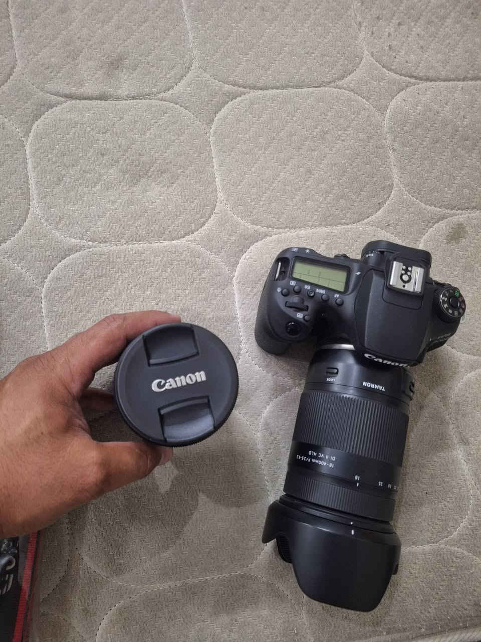 كاميرا كانون 90d للبيع
شتر ٣٠٠٠ صورة بس اكثر الوقت ضامها وما استخدمها
عندي عدستين 
١٨ / ١٣٥ ملم
١٨ / ٤٠٠ ملم 
ما ابيع بس بدي اعتذر 
ابيع بدي + عدسة وحدة او عدستين مع البدي 

اذا بدي وعدسة ١٣٥ يصير السعر مليون و٥٨٠ الف
اذا بدي وعدسة ٤٠٠ يصير السعر مليون و٨٠٠ قفل 
اذا بدي وي عدستين يصير السعر مليونين و٥٠ الف
اذا تشتري العدستين انطيك هدايا ( حقيبة + رام ١٢٨ كيكا 4k ) 
مكاني بغداد الكرخ
رقم الهاتف ***********
