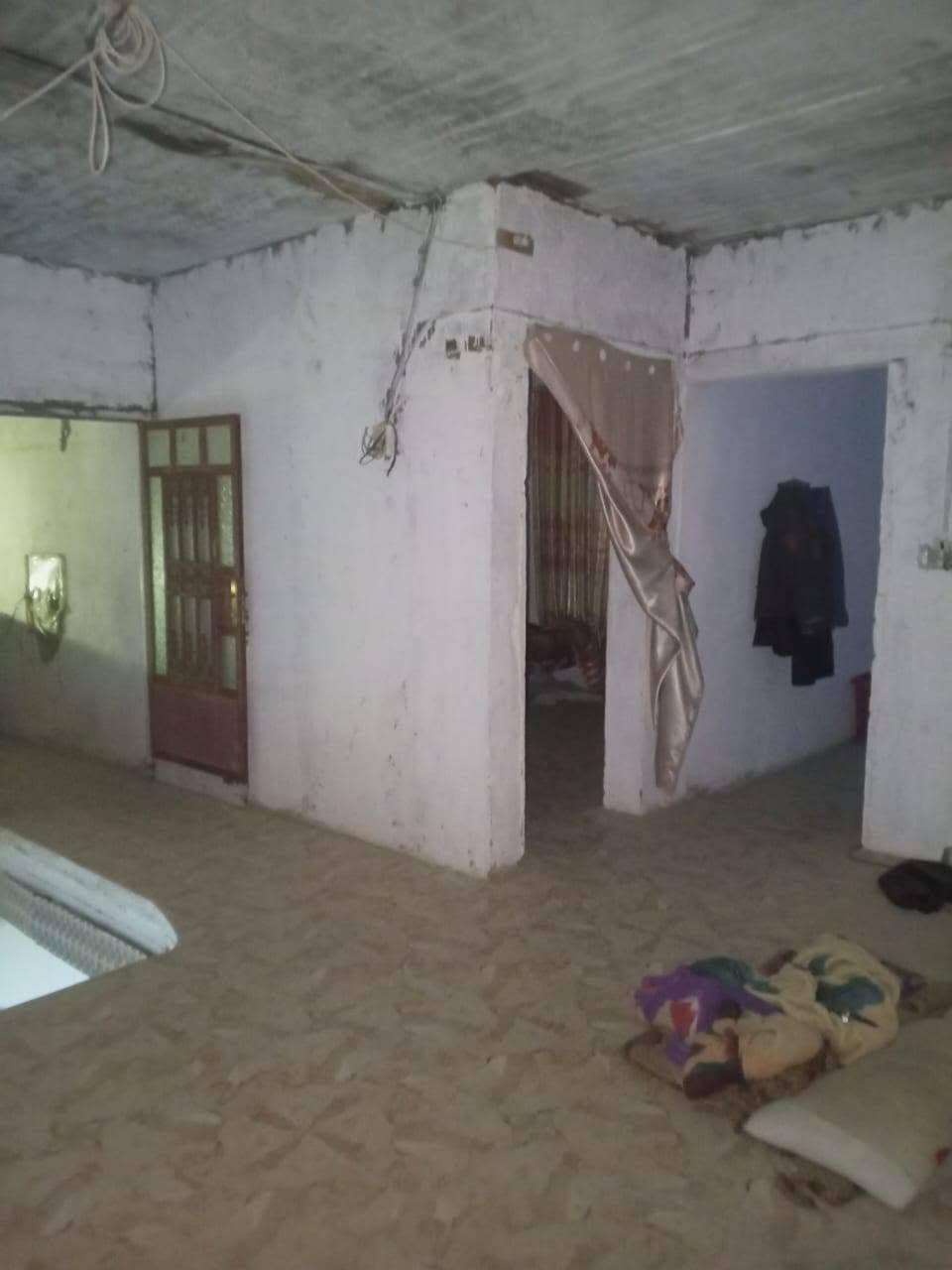 🏠 بيت للبيع بسعر مناسب جدًا 🔥
📐 المساحة: 100 متر مربع
📍 الموقع: مقابل جسر سيف سعد – بداية نزلة سعد بيجو
📌 ركن على شارعين
🏡 تفاصيل البناء:
🔹 الطابق الأرضي: • استقبال
• مطبخ
• هول
• مجمع صيحات داخلي وخارجي
🔹 الطابق الثاني: • كلدور مفتوح
• غرف عدد 2
• بالإمكان تحويل الكلدور إلى غرفة ثالثة
💰 السعر مناسب جدًا وفرصة للجادين.
📞 للاستفسار عن باقي التفاصيل:
مراسلة على الواتساب فقط
📱 ***********
للجادين فقط، يرجى المراسلة على الواتساب.
إذا تريد،

