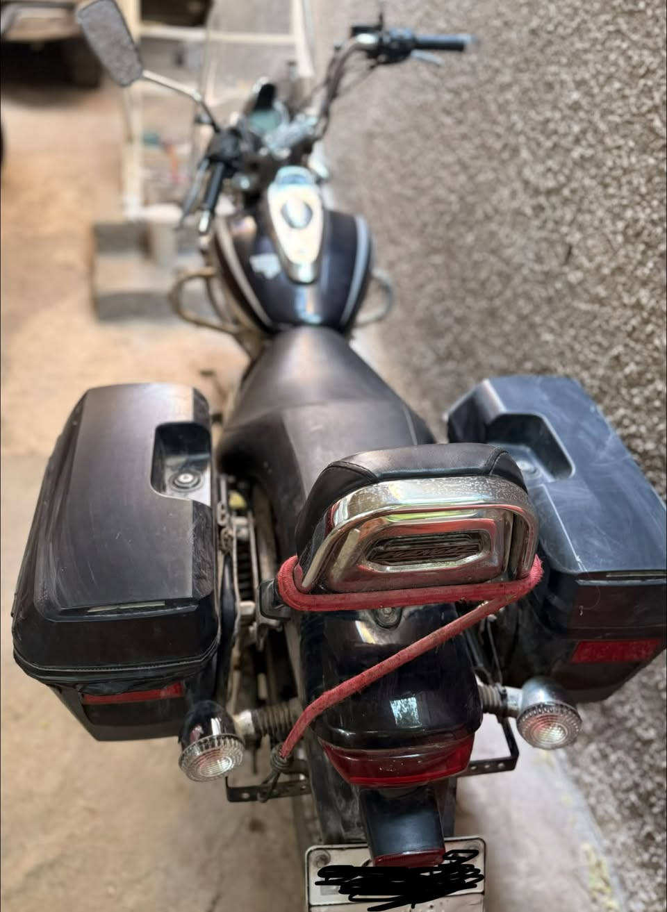 Bajaj AVENGER 220 CRUISE
دراجة للبيع  
باجاج افنجر كروز  -   CC 220 
موديل 2019
مرقم بغداد 
المسافة المقطوعة - 18 الف كيلو 
العنوان - بغداد 
السعر / 2,750,000 دينار عراقي 

للاستفسار رقم الهاتف: 
***********
