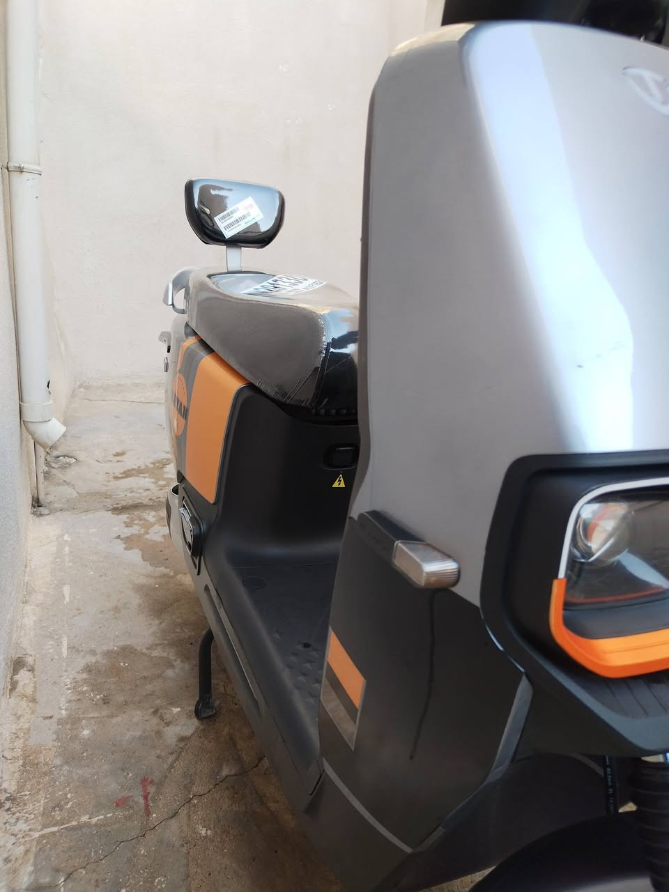 سلام عليكم
ماطور ريان ابو عيون شركة تايلج 

مواصفات : 

ملف 1200 واط  

ست بطاريات  

لايت زينون عالي ناصي 

سرعه 60 حقيقي 

كير 3 نمر  

مثبت سرعة 

أشاير يمين يسار  

دبلات غاز 

بريكات دهن  

-يمشي تقريبا 70 كيلو بل شحنه الوحدة 

-نضام R بك رجوع للورا 

-شاحنة اصليه مال شركة

-منفذ USB شحن موبايل 

ماطور جديد شرط كلو شغال سعرو 900وبي مجال بسيط 
الرقم ***********او يدخل خاص

