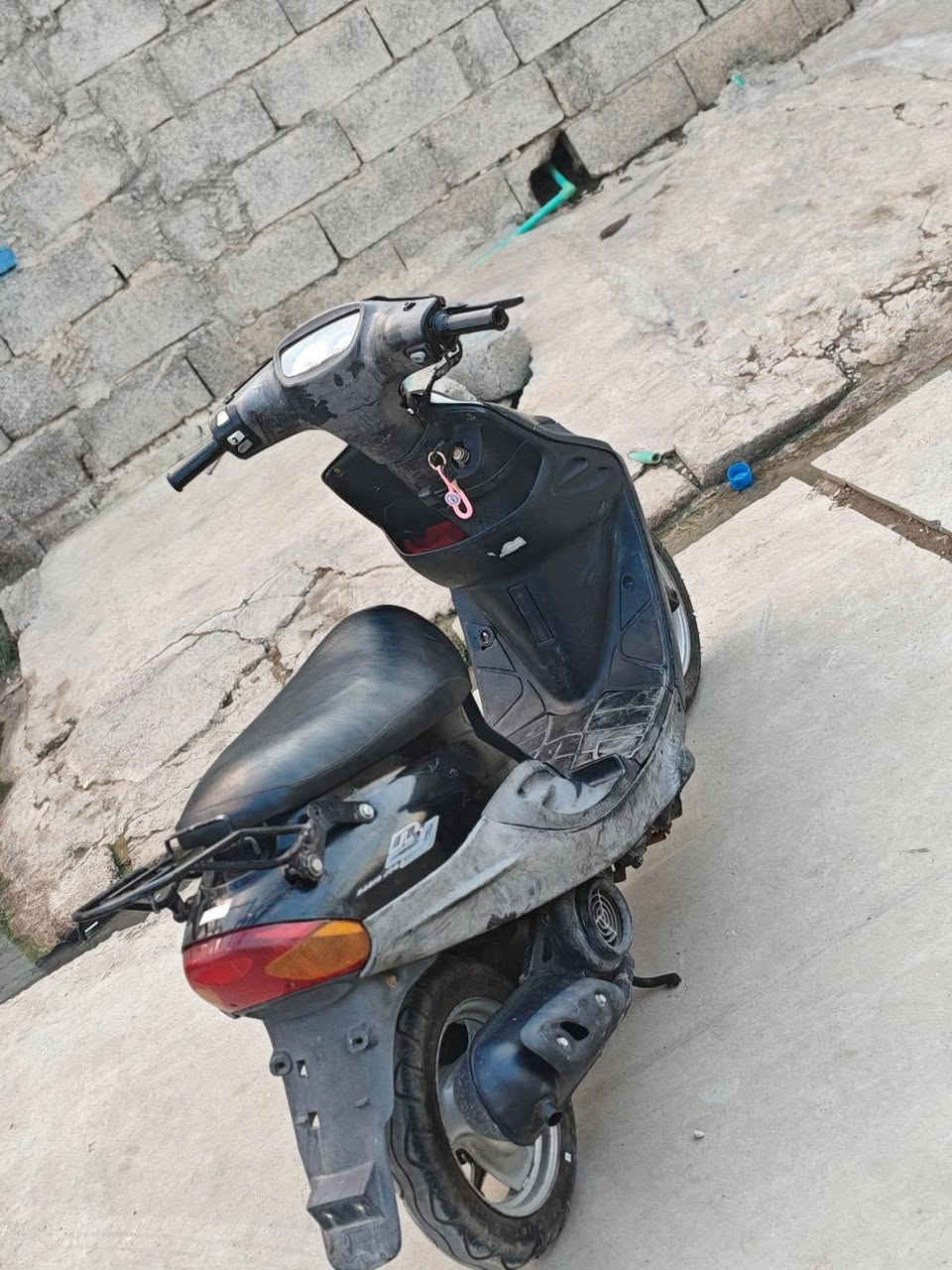 نحله للبيع
كامله من كلشي 
كفراتها اصليه 
وايرمنيه شغاله 
السلف ناقصه بس باتري 
مكاني حي السماح 
السعر 375 بيها مجال للطيبين 
*********** الشراي يراسلني خاص او واتساب
