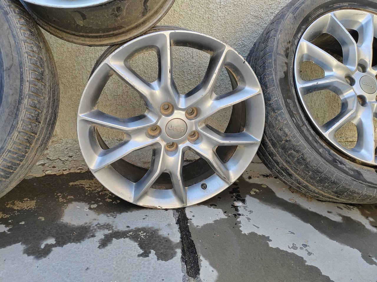 للأتصال ***********
ويل كب Jeep اصلي شركه حجم 20 مستخدم نظيف للبيع
العنوان بغداد حي الإعلام قرب تقاطع درويش
السعر 300 الف
