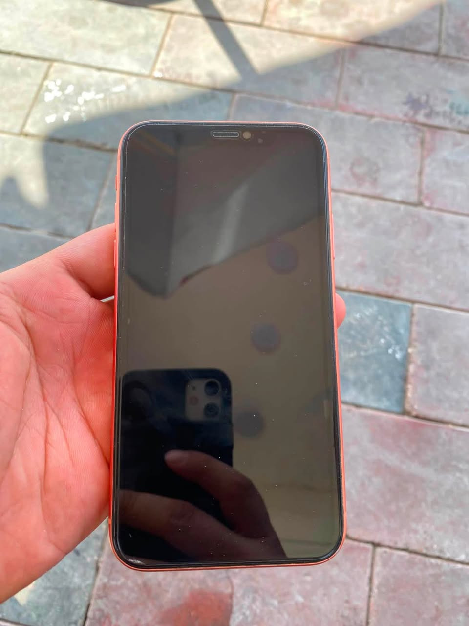 Xr ذاكره 128 
بطاريه 78 
مكفول فقط الظهر مالته شوي بي كسر 
الجهاز ثنين سيم كارت صوت اتصال سماعات كامرات كله مكفول فقط الظهر شوي مكسور يعني ممأثر لا ع اللمس ولا على اي شي سعره 180 وبي مجال مكاني كوفة رقمي ***********
