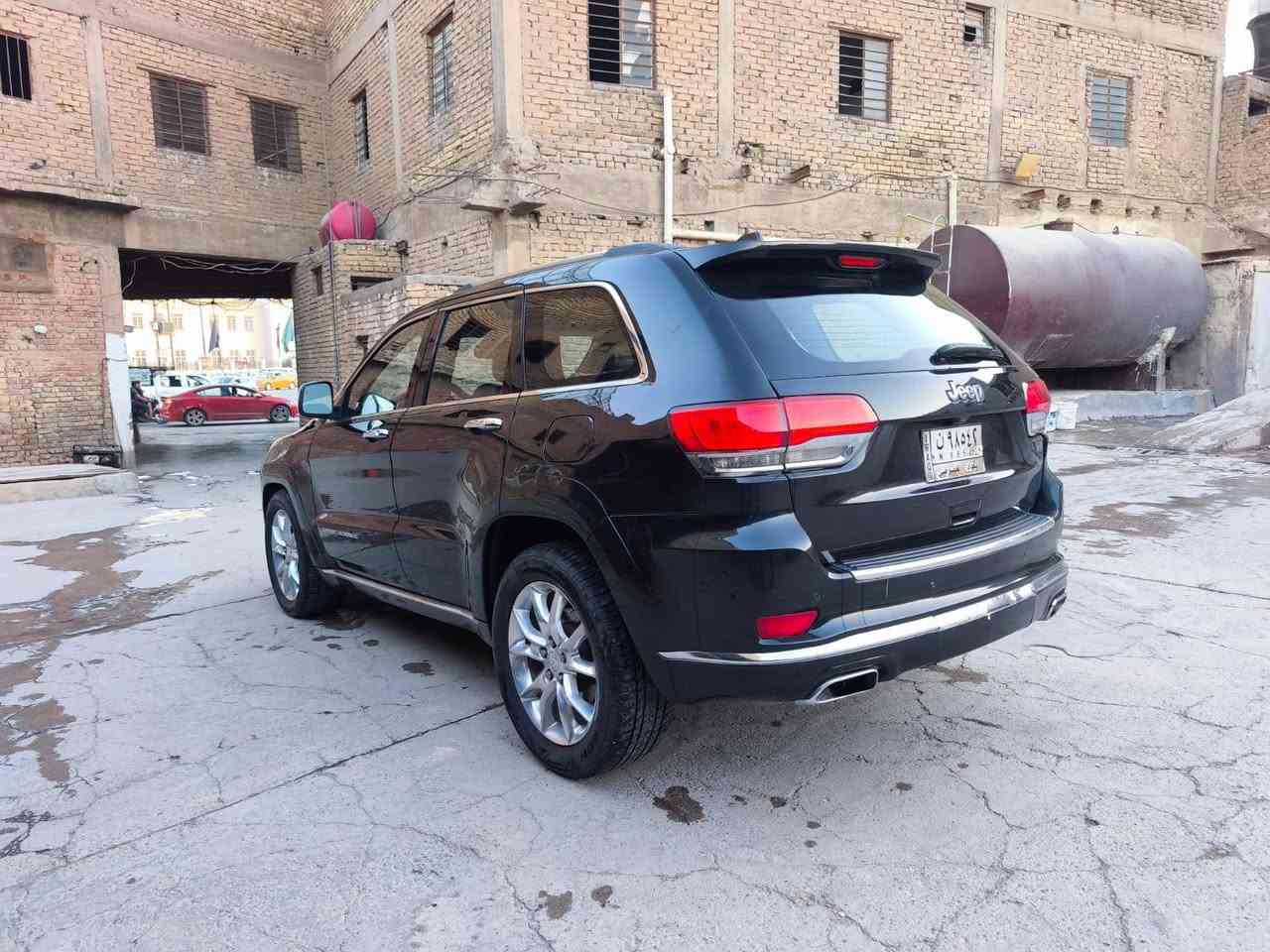 جيب 2017 مسجلة 18 سيارة جديدة بيه اربع قطع صبغ بدون دواخل مكينة وكير وحدادية وتبريد كل جديد فول مواصفات للاخير سيارة جاهزة من كلشي السعر 113 رقمي*********** مكان السيارة حلة الجمعية
