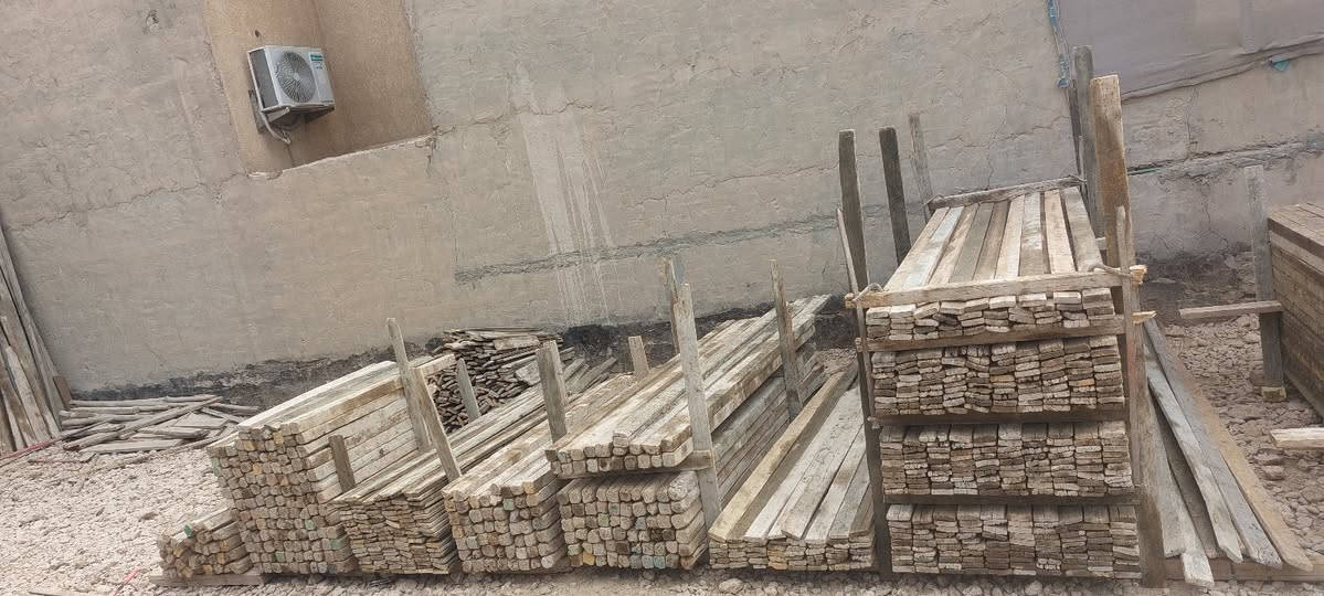 قالب خشب للبيع العدد 8 مكعبات مكاني حله
5 مكعبات ونص  اطوال ومكعبين ونص مقاصير 
مكاني حله حي العسكري ***********
