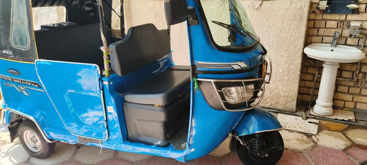 سلام عليكم
مكلف بالنشر 
تكتك TVS موديل 21اوارق كامله ومكفوله كفاله عامه  المكينه ممفتوح برغي بيهه عله وضع الشركه  وتجي وتشوف بعينك النظافه وتحكم فقط الجامه بيهه فطر
السعر 6500 وبيهه مجال قليل
للاستفسار 
رقم صاحب التكتك ***********
