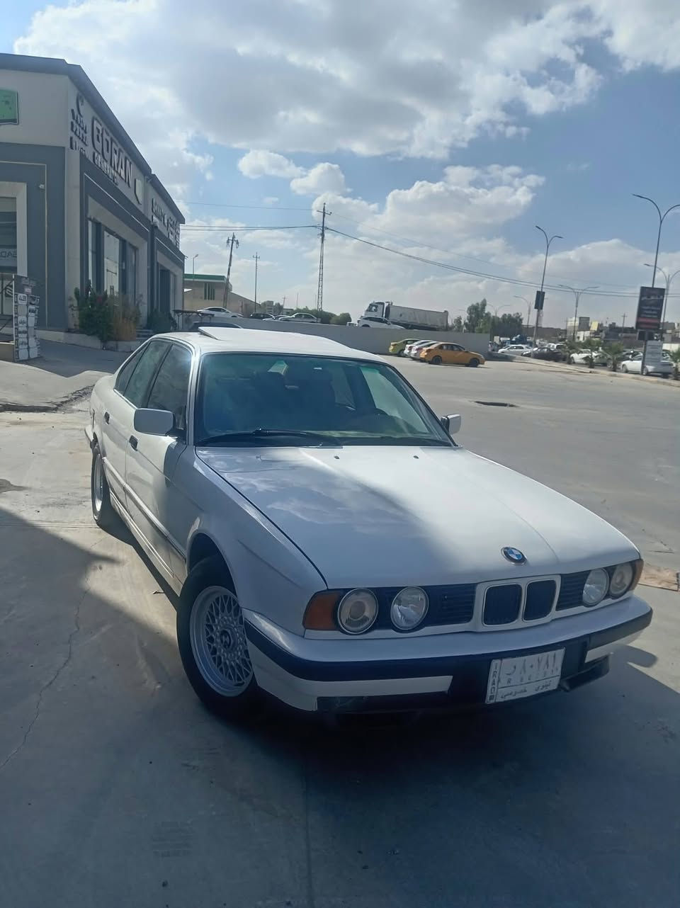 BMW
مكينه فل
رقم نينوئ الماني سنويه لي28
موديل 89 فول بس كير عادي
مكينه وكير شرط 
طخم الورئ والكدام معمر جديد
اكسل نظيف 
طخم تايرات جديد
مابيها ضرر صبغ قطعه فقط
واترايك وين مايعجبك
شرط التحويل 
السعر 38 وبيها مجال
***********
***********
