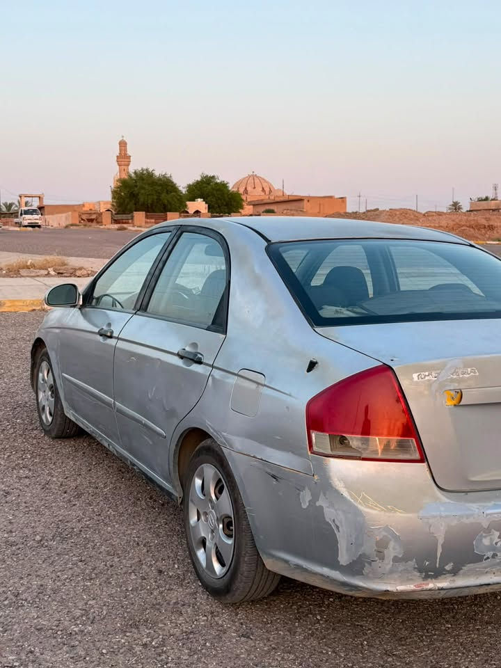 سبكترا 2009
تخم تاير 
باتري جديد 
محرك 2000 جديد
السيارة كدام العين تجي تفحص وتقتنع
السياره حبل 
السعر 35بي مجال قليل
للتواصل الاتصال
***********-***********
