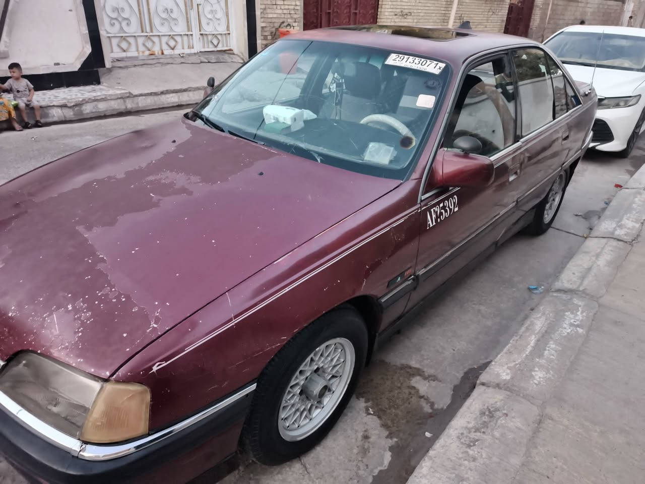 السلام عليكم 
اوبل اوميكا موديل 92 بلاديه بدون ظربه بدون صبغ قفل مركزي فول اوتو محرك 20 كير اتو تبريد سياره بس ماعرف شبي للامانه مامجيكه سياره كلها ع بلاد وخير من الله سنويه بسمي تحويل مباشر  سعر 35 وبيها مجال قليل اتصال اوستفسار ***********
