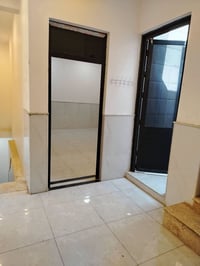 شقة • حي الحسين • سكن/عيادة/صالون