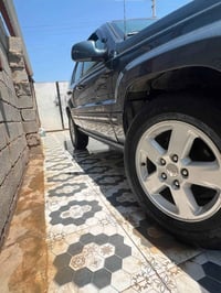 شيروكي ٢٠٠٠ • فور ويل • ٦ سلندر