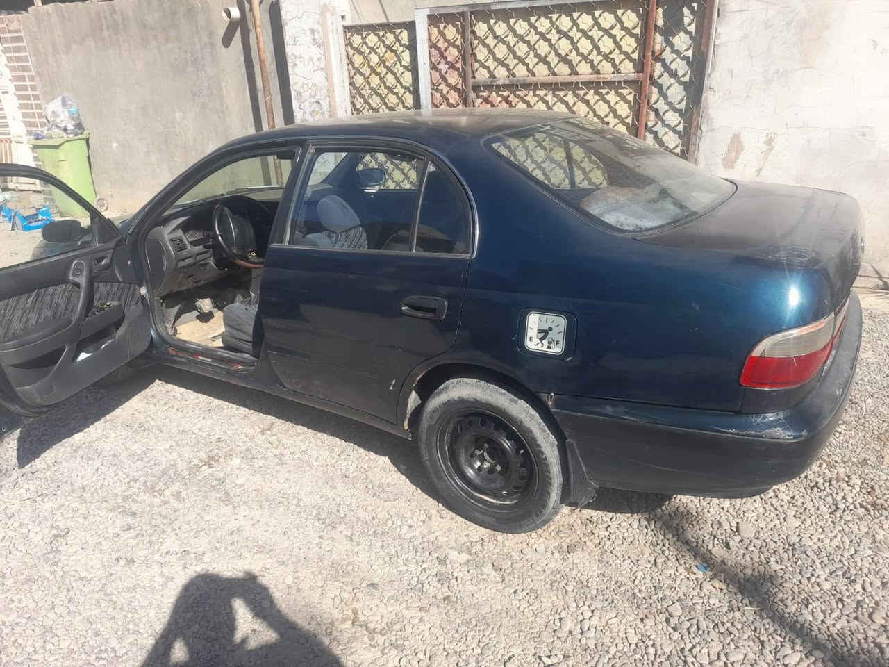 كرونه فرخ بطه كير محرك شرط شرط التحويل موديل 95سنويه صاقطه بس لوحات نكليزي حول قبل لاصقطت السنويه وماجددت راعيه موجود شرط التحويل سياره جاهزه ومرتبه السعر 42وبيهه مجال رجائن خاص ماجاوب مكلف بنشر ***********
