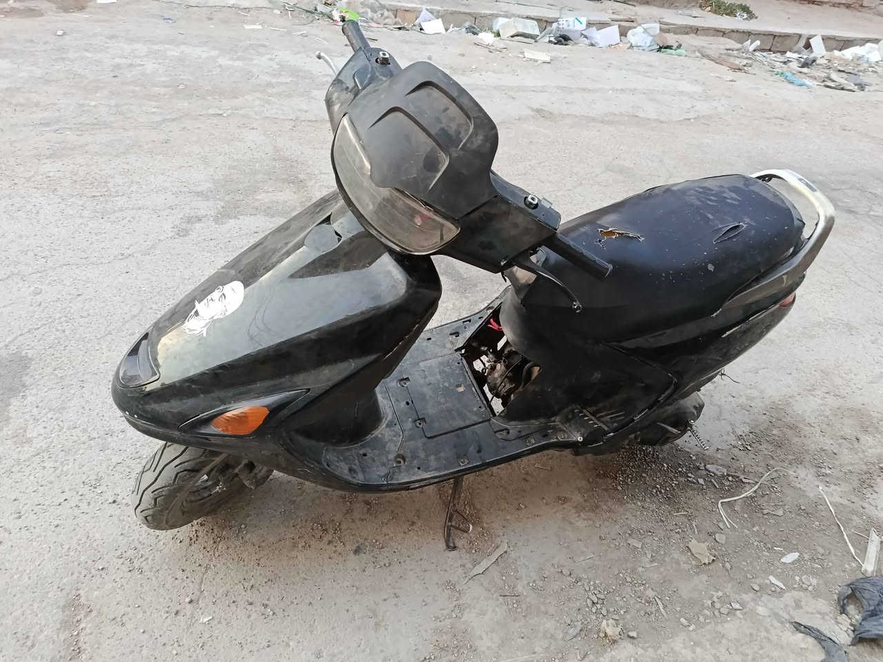 دراجه فراشه  كرستال للبيع لا مجفته ولا مشروكه توه مبدله دهن للمصداقيه بيه ضعف قليل في المكينه يحتاج تصيلح ما يعبر ٥٠الف خير من الله شاهد اضتريت دراجه ثانيه واريد ابيعه سعره ٢٥٠ الف ويه مجال للطيب بس 
*********** الشطره, ذي قار

