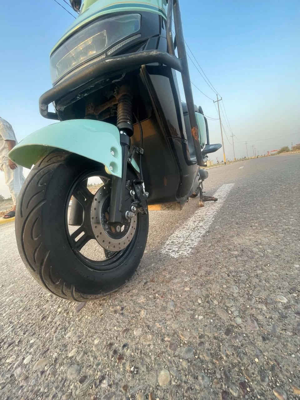 ماتركس مدرع للبيع دراجه شحن كفاله عامه مديل ٢٠٢٣ ٧٢v١٢٠٠w بطاريات ٧ دسك امامي خلفي بصمه تشغيل عن بعد بك خلفي سعر450وبيه مجال بسيط ***********
ملاحظة:دراجه احلا من الصورا
