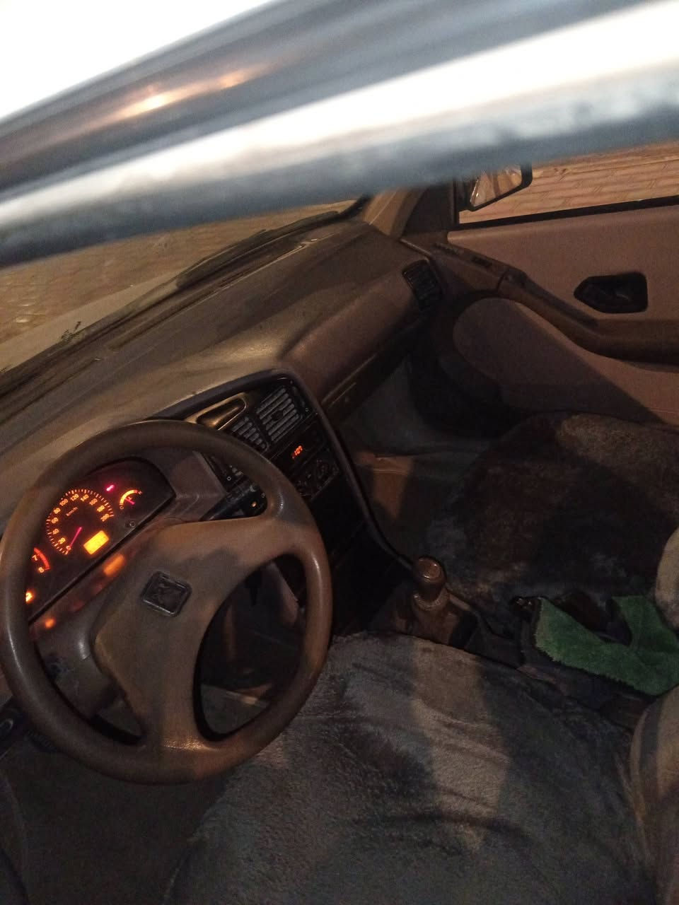 سلام عليكم بيجو ٤٠٥ مديل ٢٠١٠ سياره نضيفه مكينه وكير جديد تخم تاير جديد السعر ٢٥ مجال قليل مكان السياره كربلاء التفاصيل على الموبايل *********** او واتساب
