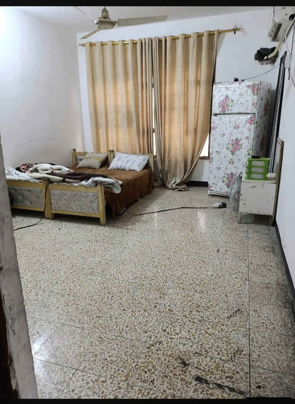 بيت للبيع طابو صرف 220م طابقين
الاول غرفتين وصاله ومطبخ واستقبال وصحيات 

الطابق الثاني غرفتين وصاله وصحيات
 السعر 118 مليون 
العنوان ديوانيه حي الصدر الثاني قرب مصور الخالدي 

رقم *********** بي واتساب
