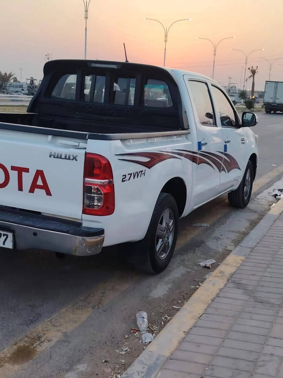 فلاونزه 2014 للبيع مكفوله ماعدى الجاملغ الامامي مبدل اثر شخط سعرها 180 وبيها مجال ***********
