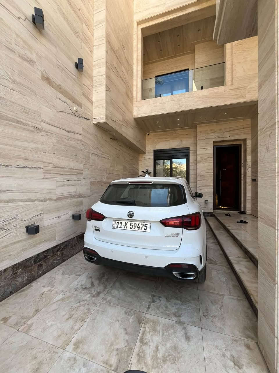 السلام عليكم mg/HS للبيع موديل 2023  فول مواصفات بنوراما تدفئة تبريد والكشنات كذالك حساسات امامية خلفية تثبيت سرعة كامرات  ٣٦٠ درجة كاملة المواصفات 
2000 تيربو  4 سلندر 
السيارة زيرو 9000  ماشية 
السعر ١٨٠ $ 
للاستفسار الاتصال على الرقم او المراسلة 
***********
