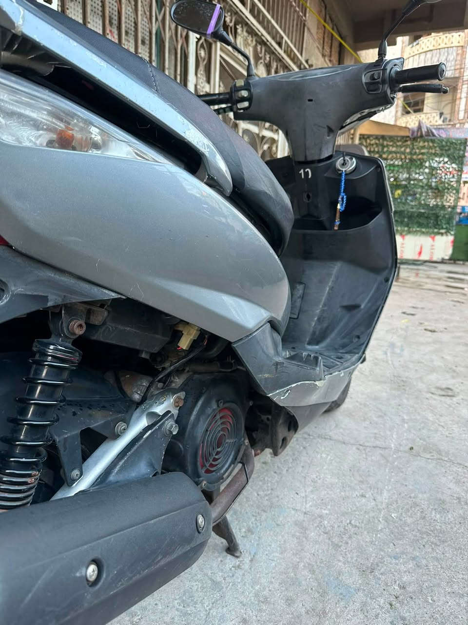 للبيع ثعلب نكره سلف كابريتر شلعه شك الكاع معدل فول ماشيه 20الف دراجه جديده بمعنه الكلمه السعر ***********
