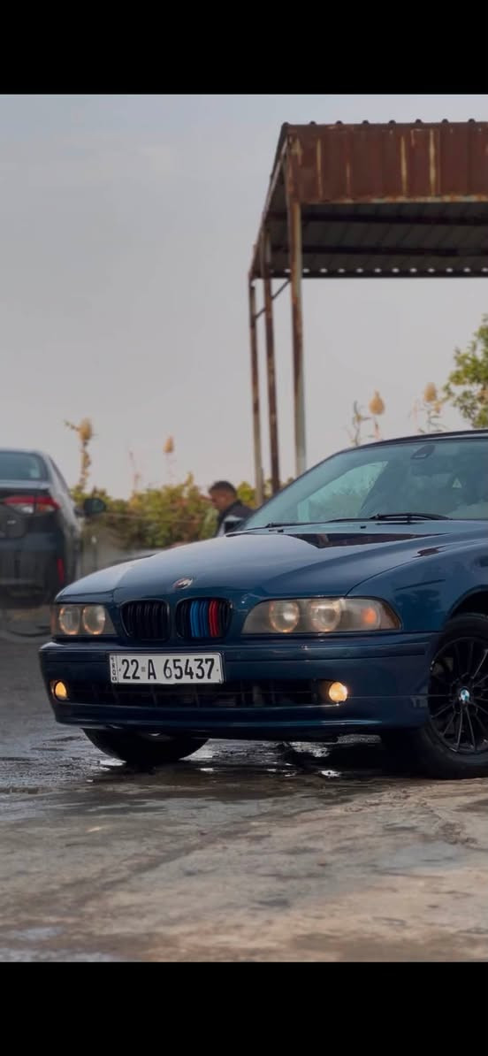 سياره BMW فئة E39 - 525i
موديل 2001 فول مواصفات فقط بدون فتحة سقف 
- رقمها شمالي - اربيل 
السياره بيها جاملغ اليمين فقط مصلح ع كد شبر ومرشوش والباقي كله كفاله 
تبريد بشرط ثلج منضومه كامله جديده 
تخم تايرات جديد
محرك كير بشرط 
تدفئة كشنات تحكم بالمرايات الجانبيه 
السياره مال جناي تعبان عليها ونضيفه جداً 
سعرها ب 110 وبيها مجال للطيبين 
للاستفسار اكثر الاتصال : ***********
