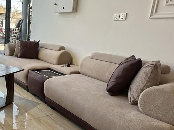 عروض خاصة
والأكثر مبيعا لهذا الأسبوع ندخل في ادق التفاصيل لتصنع أسلوب الحياة، نرحب بكم في [معرض الحسنين للاثاث التركي]. نحن لا نعرض قطعاً للأثاث فحسب، بل نصيغ تجربة استثنائية تجمع بين الفخامة المطلقة والذوق الرفيع. في مساحتنا هذه، تلتقي الحرفية العالية بالتصاميم المبتكرة لتتحول كل قطعة إلى تحفة فنية تضفي على منازلكم روحاً من الأناقة والهدوء. 
للطلب والاستفسار 
*********** العنوان البياع شارع قطر الندة يوجد نظام استبدال تخم مستعمل  بتخم جديد
