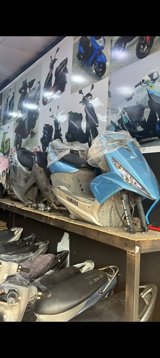 السلام عليكم
ماكس مضلع نوزل الدراجة نضيفة كلش طالعة من الحاوية قبل 8 اشهر الوصل موجود استخدام قليل بعدهة بلملاح ما مفتوحة وين ما يعجبك افحص كلها شغالة لايتات اشاير عينة دبلات كلشي بيها شغال حاليا مرجع كزوزها البلادي كفرات بلاد ختم واحد وية المكينة سعرها 825 وبيها مجال عنوان بصرة خور الزبير للاستفسار ***********
