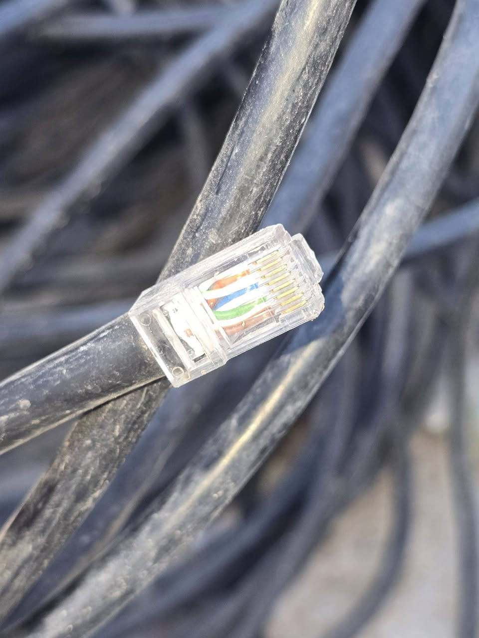 مجموعه كيبلات كات 6 دبل تغليف بيهن وتفييش بيهن وايرات كلش نضيفات عددهن تقريبا ٦٠ ..
طول من ١٨ لل ٣٥ متر
قيم واخذ
كربلاء 
***********
م
