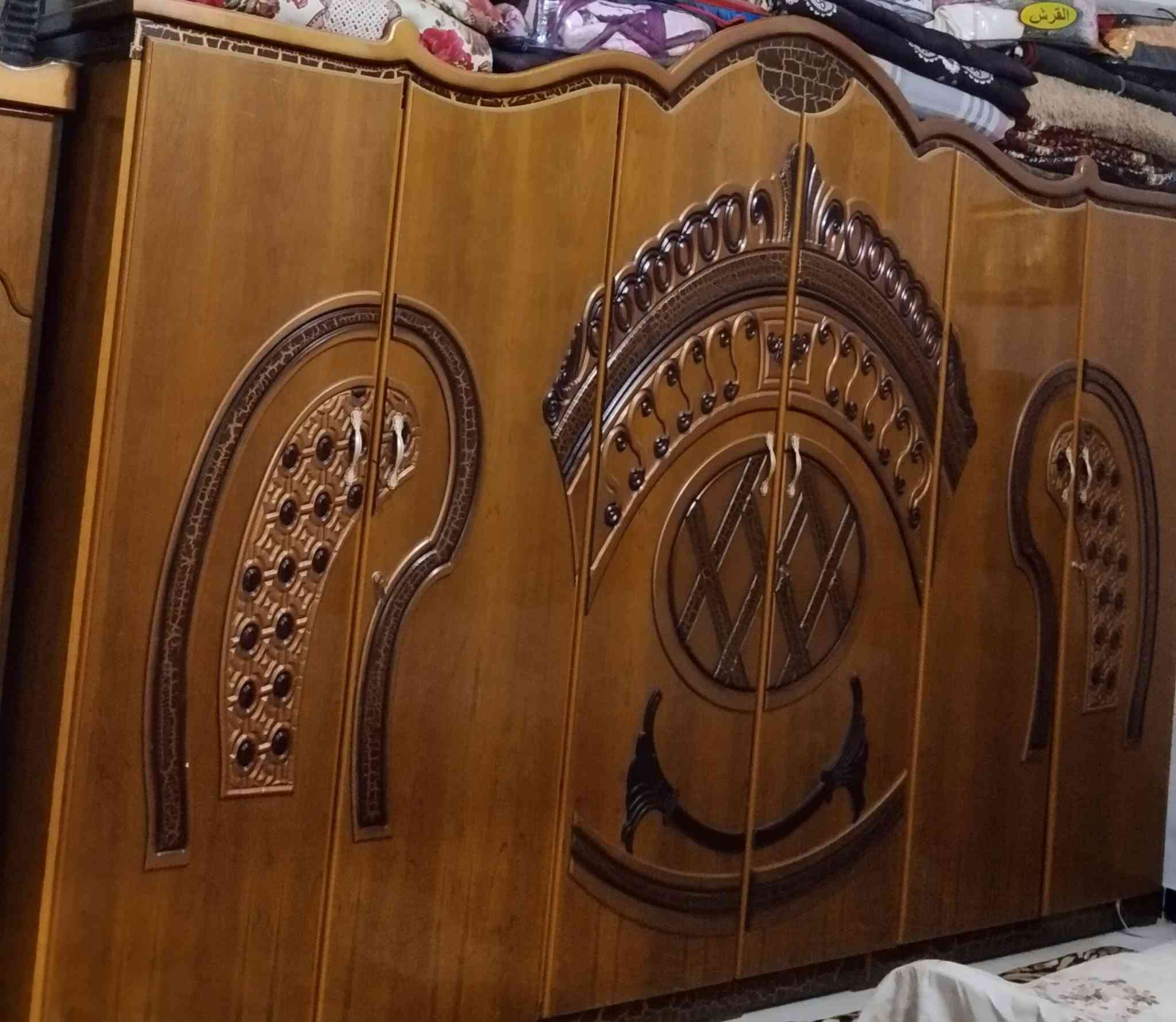 السلام عليكم للبيع غرفه نوم تزكام عراقيه ام السته بيبان تفصال قبل 7 اشهر فصلناها بمليونيين ونص الله شاهد ورسوله وهسه قررت انتقل لمحافظه ثانيه وكلت ابيعها وعارضها بمليون و800 وبيها مجال المكان ناصريه مركز وهذا رقمي للتواصل ***********  بيع مستعجل
