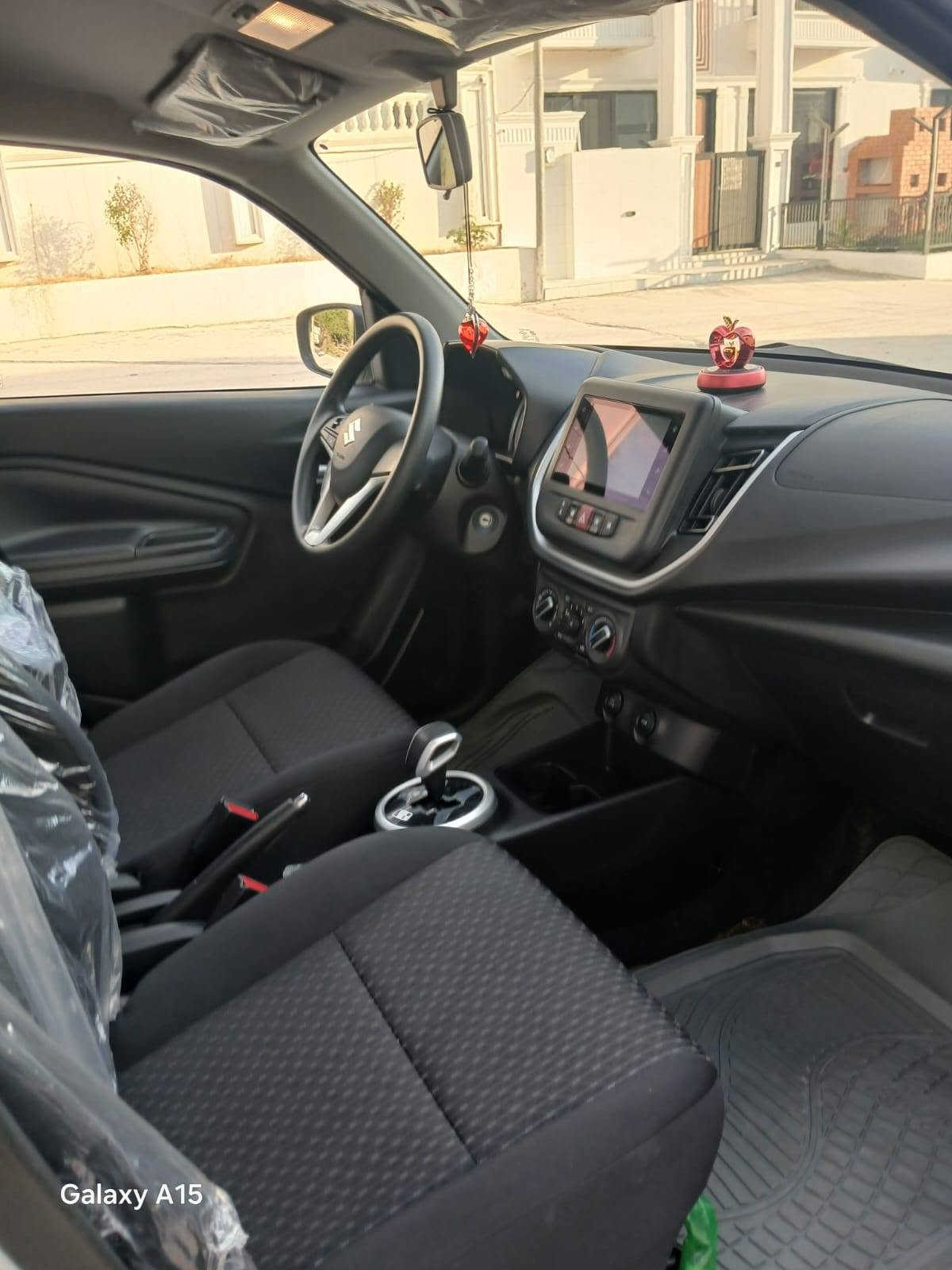 <<  سازوكي >> SUZUKI ياباني شكل جديد. 
- سعر السيارة (( ٨٧ )) ورقة فقط...وبي مجال.
-أتصال علرقم *********** أسيا
واتساب ***********
-موديل السيارة[[ ٢٠٢٣ ]] ...سيارة سحب شركة/زيرو/ كلين تايتل مواصفات خليجي بدون صبغ وبدون تعديل بارد ماشية فقط (( ١٣ )) ثلاثة عشرا الف كيلومتر حقيقي فقط يعني بعدها زيرو والسيارة مرقمة شمالي (( رقم سليمانية دولي )) حرة بإسمنا والسنوية جديد وشرط التحويل. 
-لون السيارة مميز (( سلفر )).
- مواصفات السيارة خذمات خليجي داخل سيارة مطعم رصاصي وأسود وبرونزي... كير اوتوماتيك..مكينة ياباني علبلاد أقتصادي..تدفئة..تبريد ثلج..شاشة اندرويد بلادي مواصفات خاصة..تحكمات أستيرين كاملة المواصفات..بلوثوث..جامات كهرباء..مانع تزحلق..اي بي أس..كاميرا بلاد..حساسات خلفية بلادي..ستوب لايت..بلاجكتور..مرايات كهرباء..أشاير بجاملخ..أسبير جوكر علشركة...ويل كروم أسود بلاد شركة حجم اطارات ١٥ جديد..سويج جداحة عدد×٢ قفل مركزي نظام سنتر لوك..أطفاء ذاتي عند توقف سيارة/مواصفات رادار..مانع ضباب..نظام أيرباكات علبلاد...يو بي أس...غراض بلاد شركة بعدها بيه... لاواصق ولايلون ولزكات شركة بعدها بية.
-مكان سيارة كركوك. كركوك, العراق

نص مكتوب في الصور:
- Galaxy A15