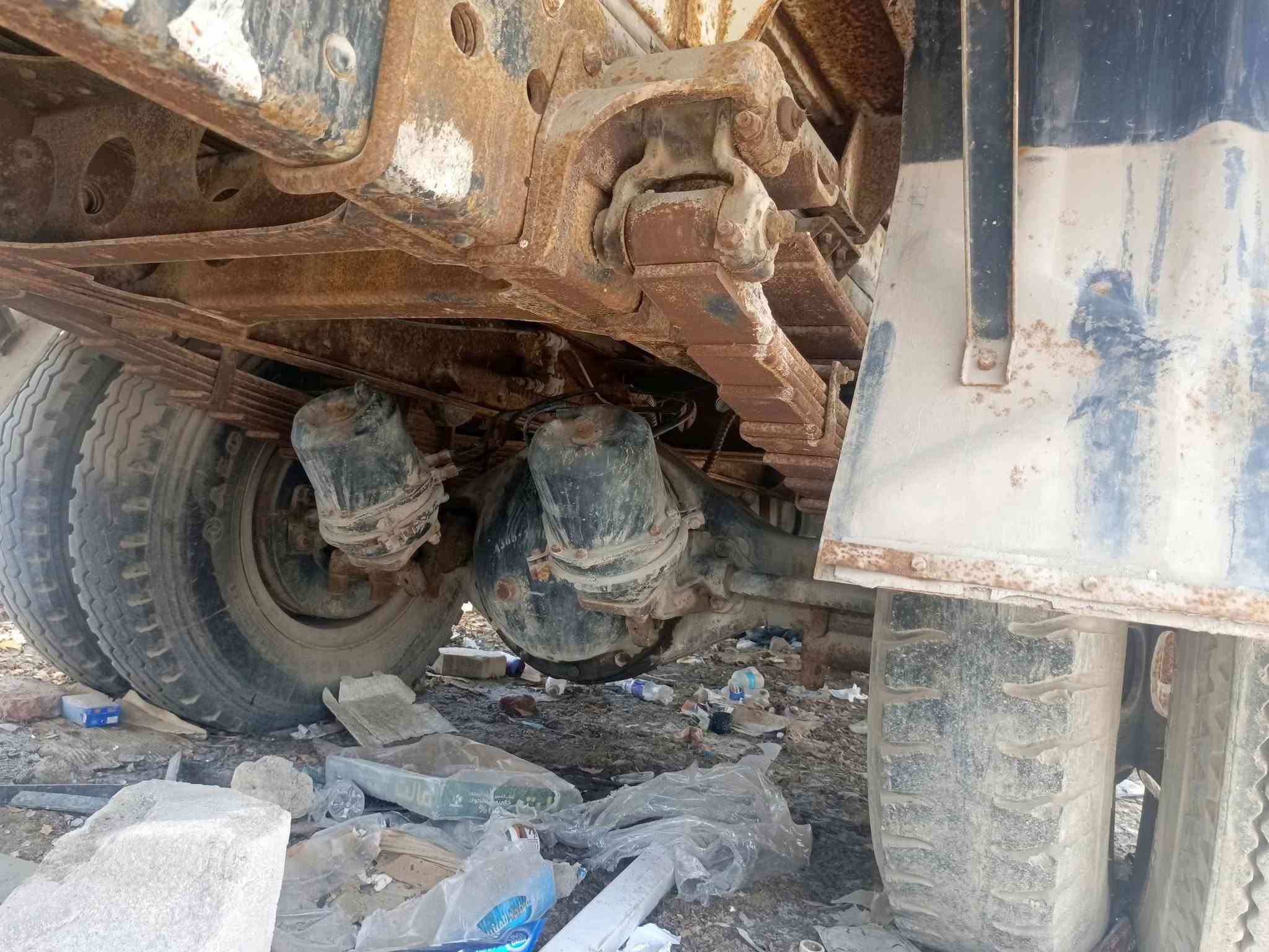السلام عليكم للبيع فتون صيني هاف لوري مديل 2008 الحموله 8طن السياره شقاله بس متروكه  مكينه 6 طول البدي 6اونص رقم بغداد صدامي سنويه ضايعه ما اعرف راعيهه ابيعك كوم حديد المكان البصره المعقل الشراي يتصل وانا خادم السعر 45 بيهه مجال ***********
