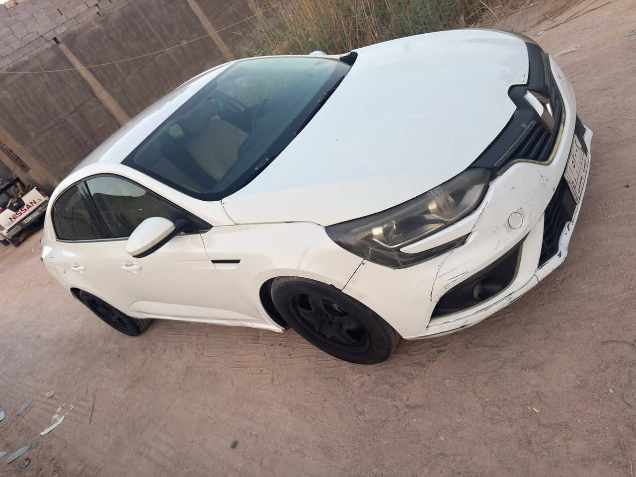 رينو ميكان مديل 2019 سعر 75 وبيه مجال حق الجيه 
السلام عليكم سياره رينو ميكان مكينه وكير وحداديه وتبريد خير من الله سياره مال جناي ما متعوبه السياره جهازه مابيه ضربه ولا صبغ مكان السياره البصره شط العرب الجزيره اليوبه رقمي *********** ما متواجد عل ماسنجر
